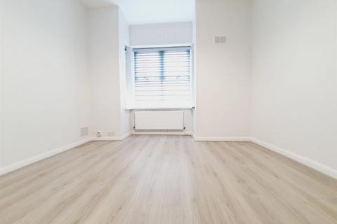 2 bedroom house to rent, Canning Town, London
