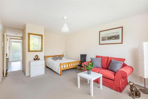 undefined, Putney Hill, Putney SW15