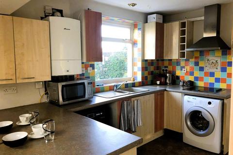 2 bedroom semi-detached house for sale, Iveson Drive, Leeds