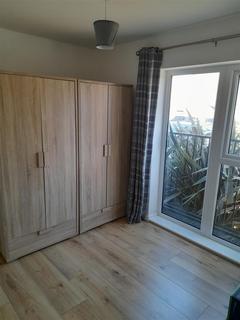 2 bedroom flat to rent, Ffordd Penrhyn, Barry CF62
