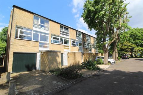 3 bedroom end of terrace house for sale, Weymede, Byfleet, West Byfleet