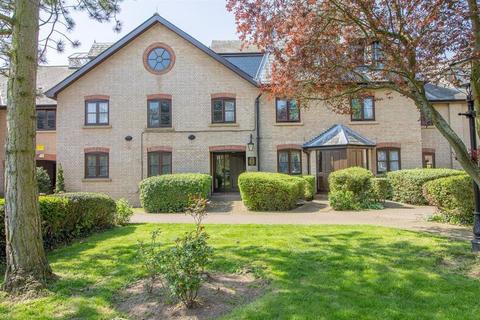 1 bedroom flat for sale, River Meads, St Margarets