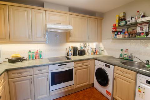 2 bedroom flat for sale, Chamberlayne Avenue, Wembley