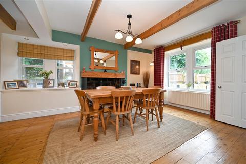 1 Carlton Grange, Yeadon, Leeds, LS19 7UY
