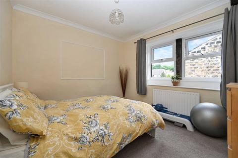 1 Carlton Grange, Yeadon, Leeds, LS19 7UY