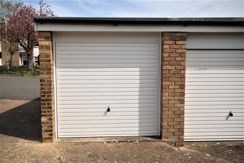 Garage to rent, Garage - Sandhurst Close, Canterbury