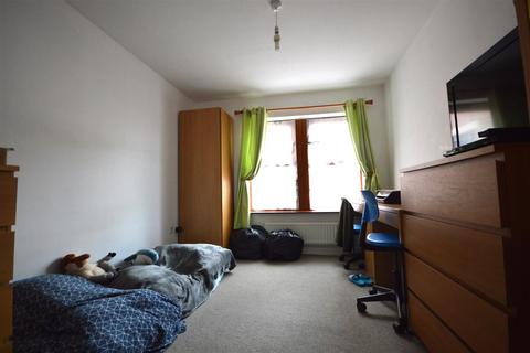 2 bedroom flat to rent, The Approach, Lifebuilding, St James, NN5