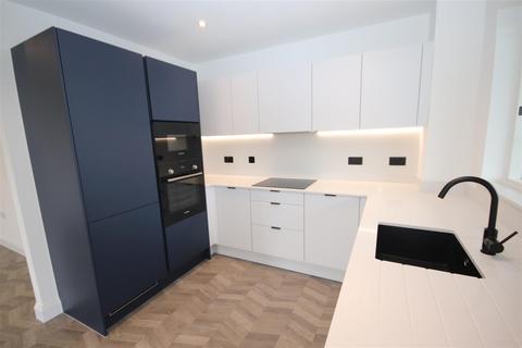 2 bedroom apartment to rent, Station Road, Sidcup