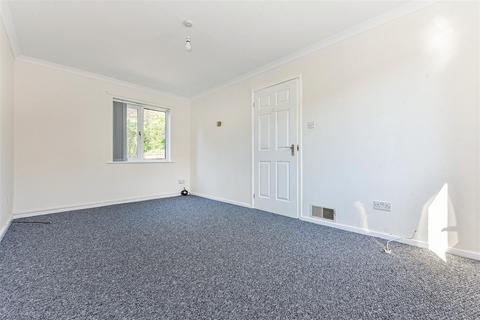 2 bedroom terraced house to rent, Barnfield Drive, Chichester