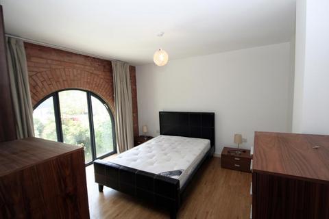 2 bedroom apartment to rent, Arnold Road, London