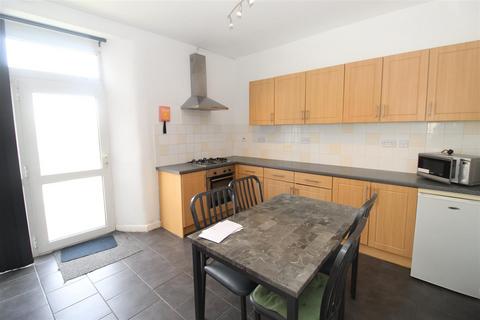 4 bedroom house to rent, Malefant Street, Cardiff CF24