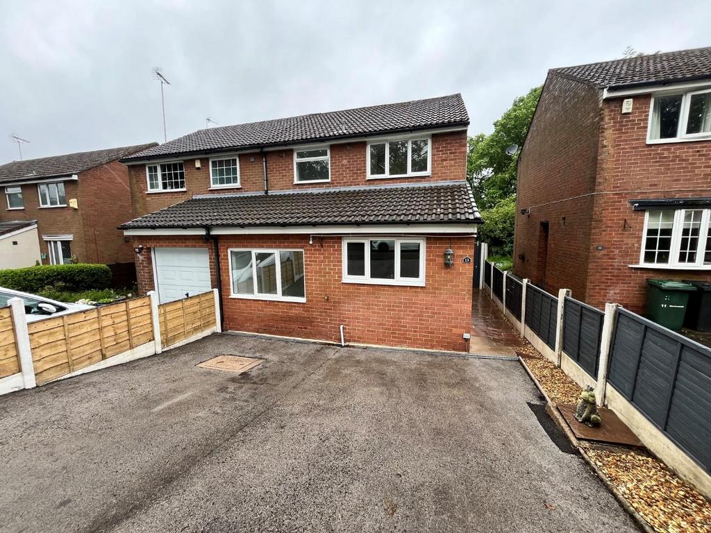 Merlewood, Ramsbottom BL0 3 bed semidetached house to rent £1,200