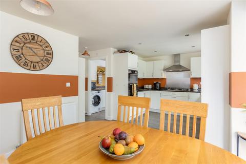 7 Derwent Road, Pickering, YO18 7UA