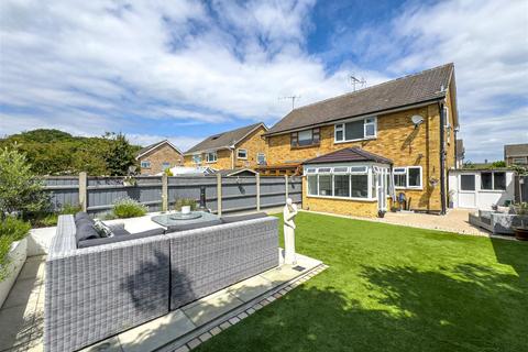 3 bedroom semi-detached house for sale, The Hylands, Hockley SS5