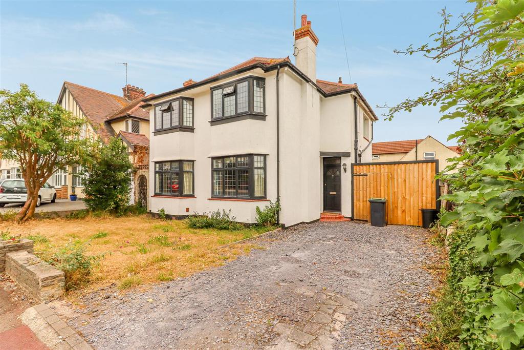 Bridgwater Drive, WestcliffOnSea SS0 4 bed detached house for sale