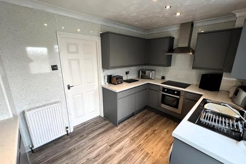 2 bedroom semi-detached house for sale, Leyland Road, Castleford