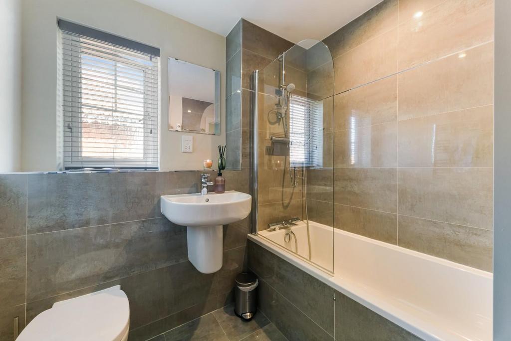OAKTREE CLOSE, 2 (11).jpg