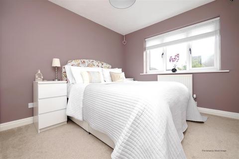 15 Evenlode Drive, Didcot, OX11 7XG