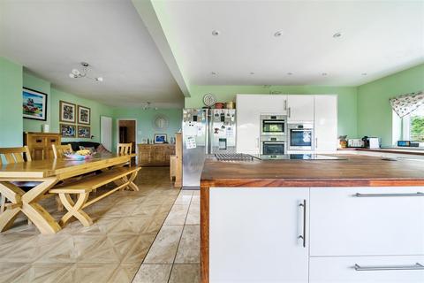 4 bedroom detached bungalow for sale, The Green, Dauntsey