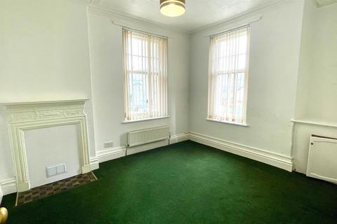 Flat 2, 28 Caroline Road, Llandudno, LL30 2TY