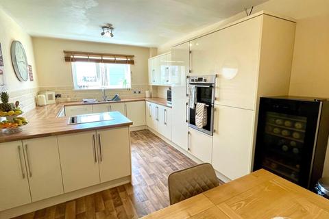 2 bedroom apartment for sale, Carmen Sylva Road, Llandudno