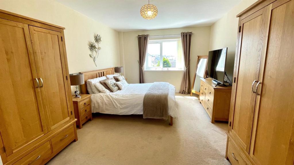Principle bedroom