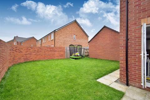 4 bedroom detached house for sale, Hawfinch Road, Longford