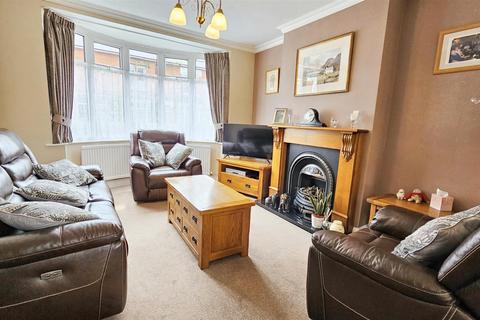 3 bedroom semi-detached house for sale, South Knighton Road, Leicester