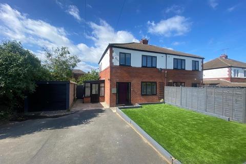 3 bedroom semi-detached house for sale, Lumb Lane, Liversedge