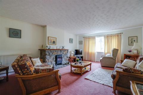 4 bedroom detached house for sale, Cae Rhedyn, Graig Penllyn, Nr Cowbridge, Vale Of Glamorgan,CF71 7SA