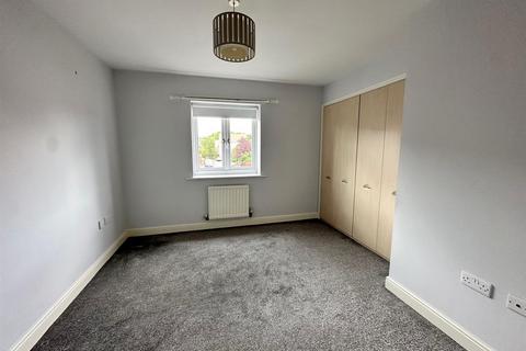 2 bedroom apartment to rent, Rosefinch Road, West Timperley