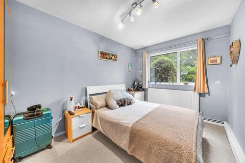 1 bedroom flat for sale, Ambleside, Bromley