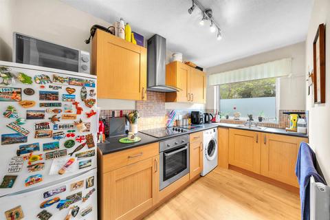 39 Ambleside, Bromley, BR1 4DN