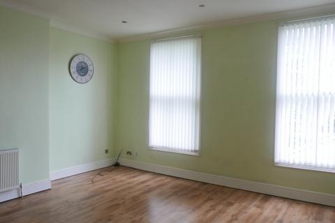 2 bedroom flat to rent, Flat 4, 76 Beverley Road, Hull, HU3 1YD