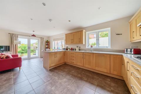 4 bedroom detached house for sale, Old Barnstaple Road, Bideford