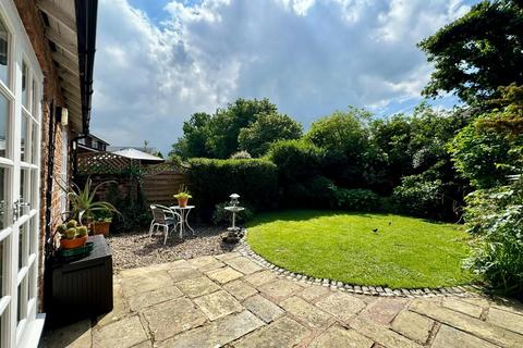 9 Beech Lane, Wilmslow, SK9 5ER