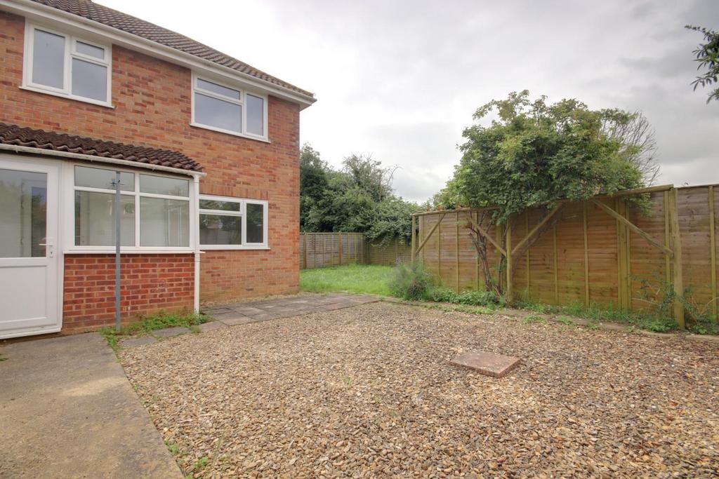 Bittern Avenue, Abbeydale, Gloucester 2 bed terraced house to rent £