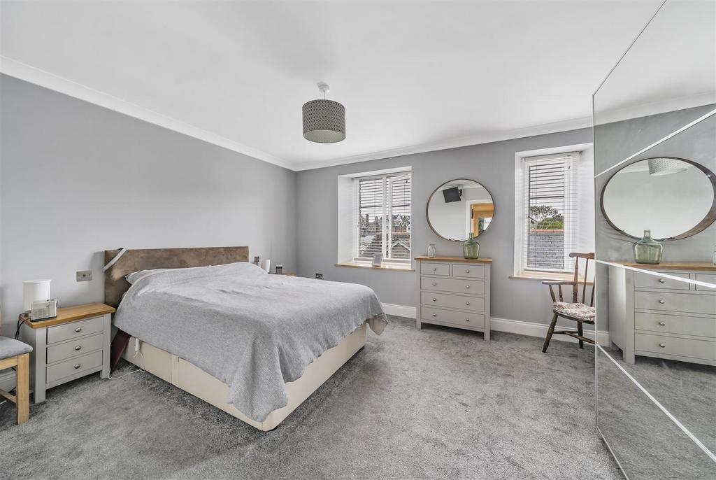 Bedroom 1.jpg