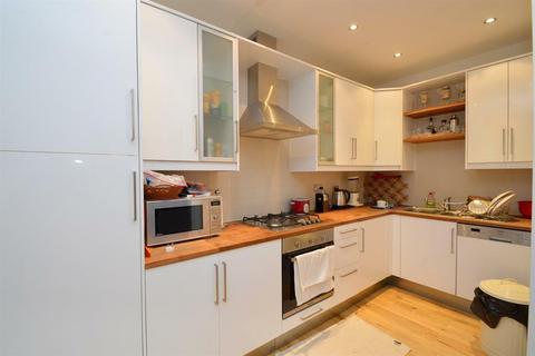 1 bedroom apartment to rent, Thrawl Street, London, E1