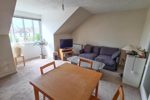 1 bedroom flat for sale, Hampton Court, 57 Lymington Avenue, Leigh On Sea