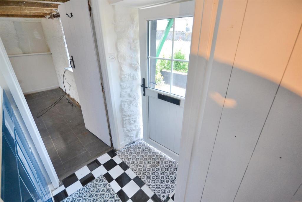Llanddowror, St Clears 2 bed detached house for sale £200,000