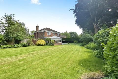 4 bedroom detached house for sale, Cherry Drive, Canterbury