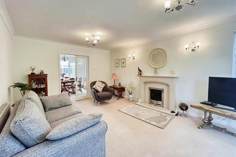 4 bedroom detached house for sale, Cherry Drive, Canterbury