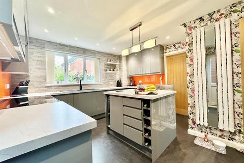 5 Harebell Place, Abbeymead, Gloucester, GL4 4AH