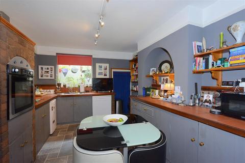 4 bedroom end of terrace house for sale, Victoria Street, Castlefields, Shrewsbury