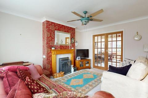 3 bedroom terraced house for sale, Beaumont Drive, Northfleet, Gravesend, DA11