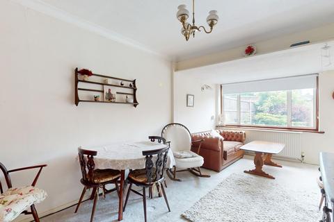 202 Beaumont Drive, Northfleet, Gravesend, DA11 9NZ