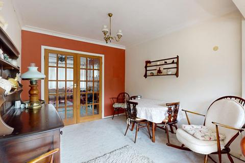 202 Beaumont Drive, Northfleet, Gravesend, DA11 9NZ