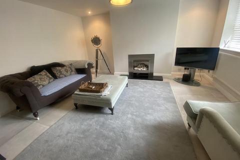 2 bedroom apartment to rent, Harlow Moor Drive, Harrogate, HG2 0JX