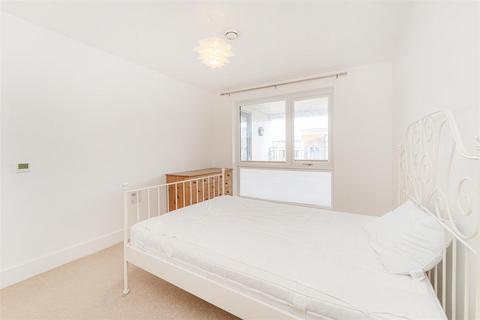 1 bedroom flat for sale, Fulbourne Road, London